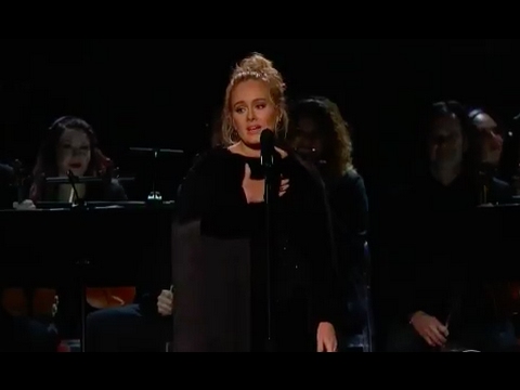 ADELE MESSES UP LIVE GRAMMY'S 2017 DEMANDS A RESTART