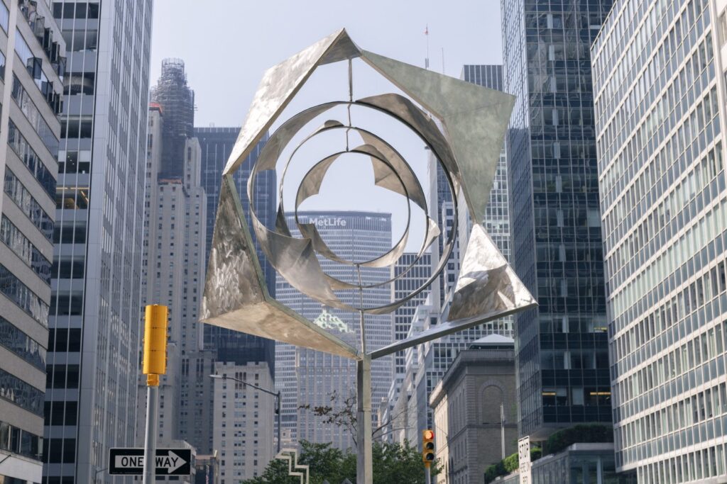 George Rickey, Space Churn with Octagon, 1971, stainless steel, 233 x 108 x 40 inches, 591.8 x 274.3 x 101.6 cm. © The Estate of George Rickey / Artist Rights Society (ARS), New York. Photo by Diego Flores.