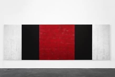 Mary Corse, Untitled (White, Black, Red, Beveled), 2019 Glass microspheres in acrylic on canvas, 78 x 216 inches © Mary Corse, courtesy Kayne Griffin Corcoran