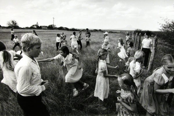 Larry Towell, Manuel Colony, Tamaulipas, Mexico, 1994 from the series “The Mennonites” Gelatin silver print, 8 ½ x 12 ¾ inch image on 10 ¾ x 13 ¾ inch paper. Courtesy of Stephen Bulger Gallery, Toronto