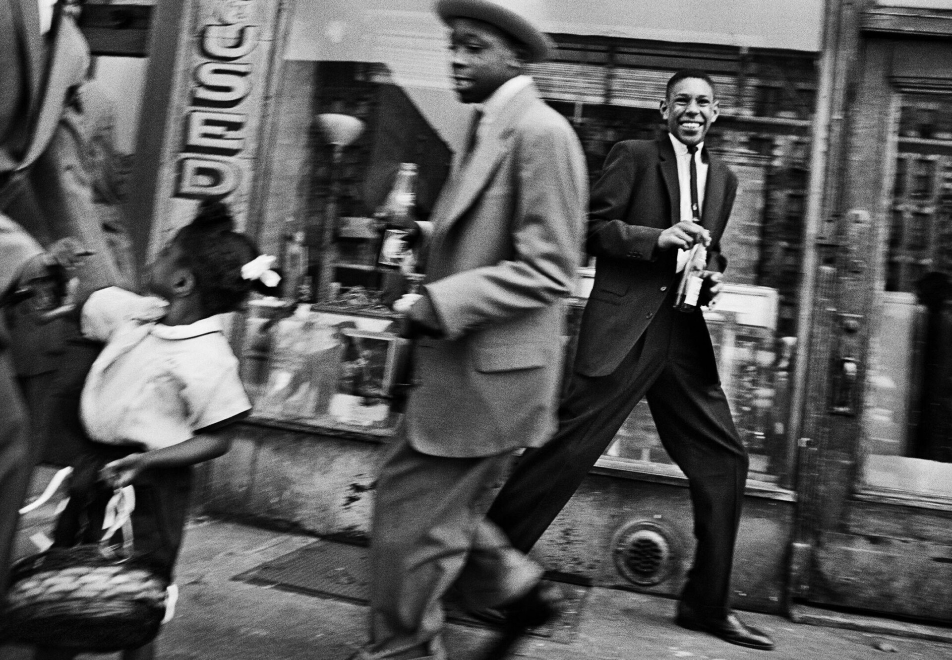 William Klein, Moves and Pepsi, Harlem, New York, 1955. © William Klein