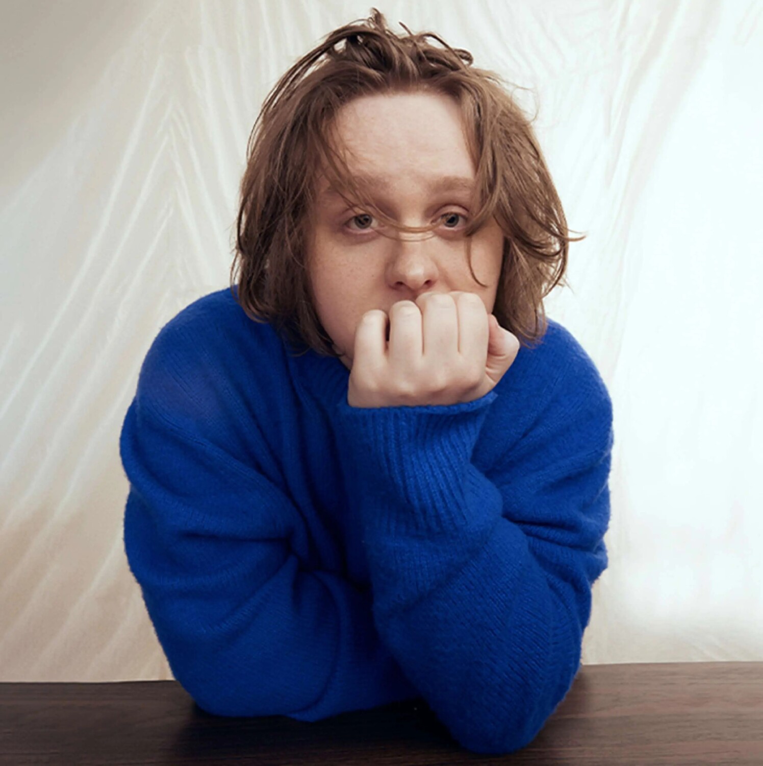 Lewis Capaldi Unveils Music Video for New Single “Pointless” Watch It