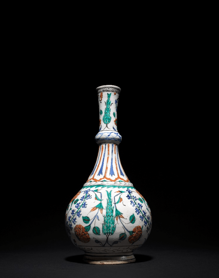 An important Iznik pottery water bottle (surahi) Turkey, circa 1575. Estimate: £100,000-200,000